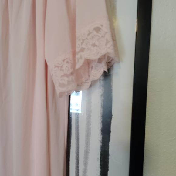 Women's Lace-Trim Nightgown And Button-Front Robe in Pale Pink Peignoir Set - Picture 5 of 7